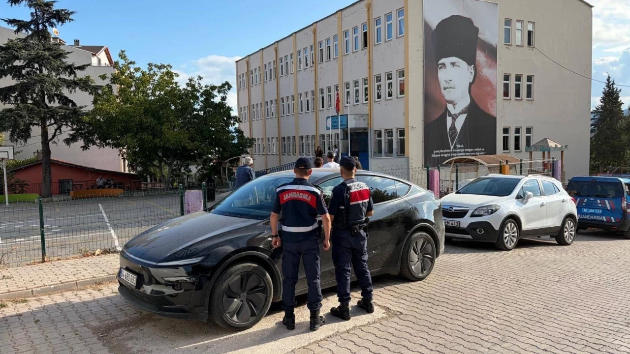 Bursa'da okul çevreleri ve servislere sıkı denetim