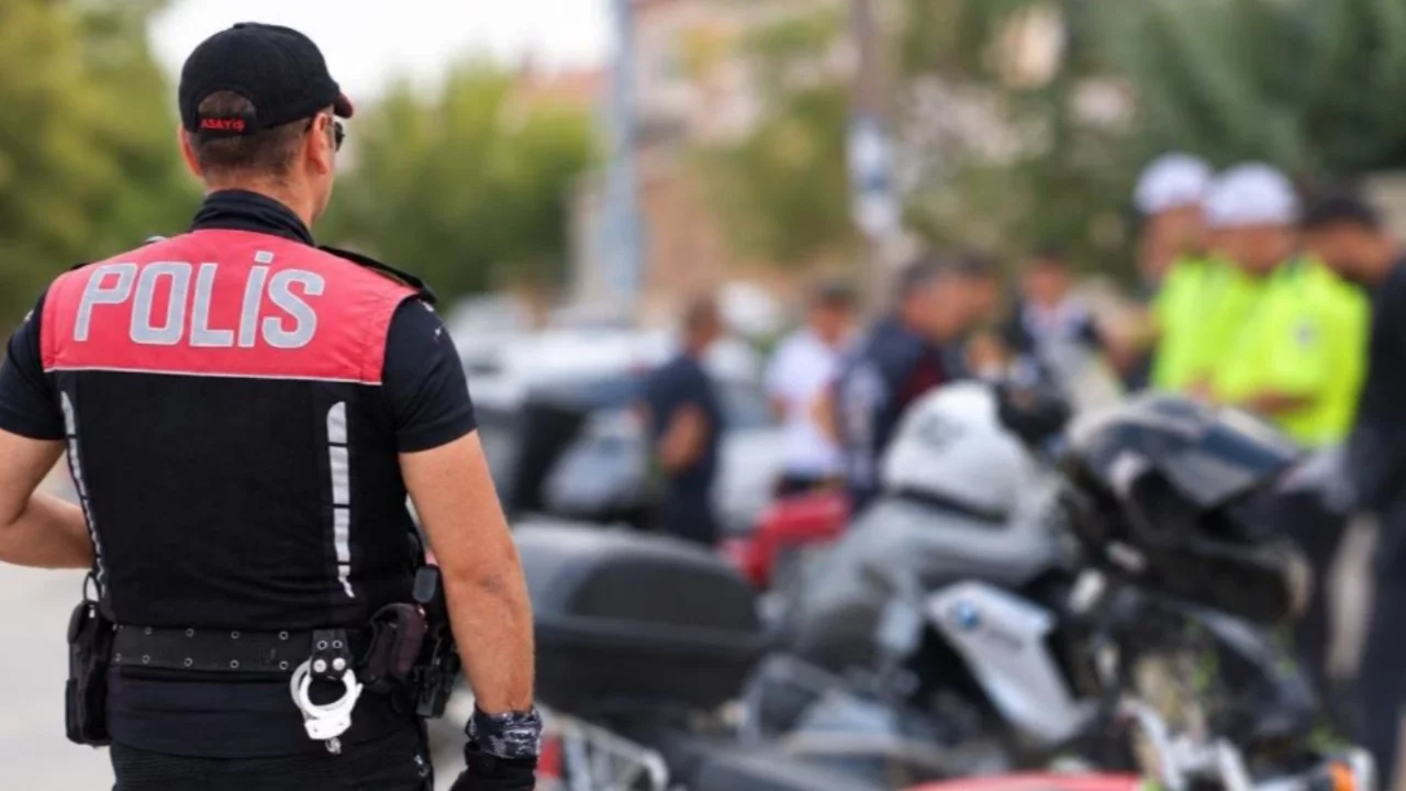 Polisin "dur" ihtarına uymadı: 332 bin lira ceza yedi