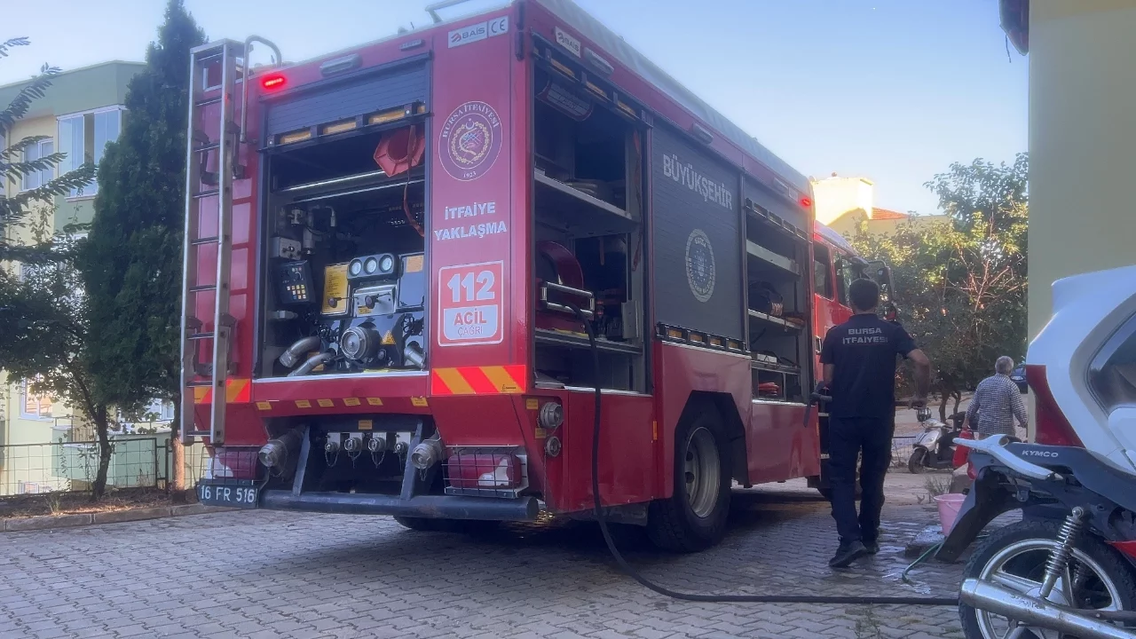 Bursa'da faciadan dönüldü: Yangın büyümeden söndürüldü