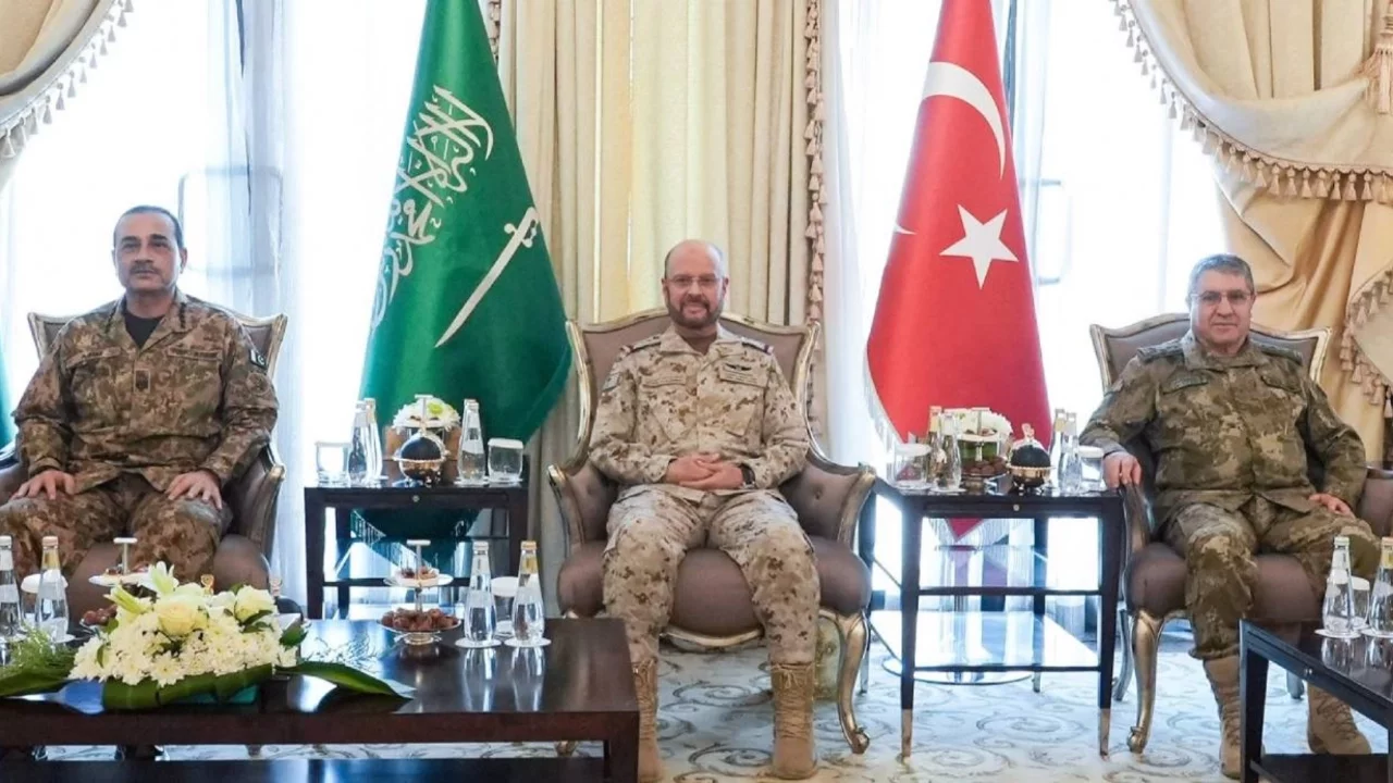 Genelkurmay Başkanı Bayraktaroğlu Riyad'da kritik toplantıya katıldı