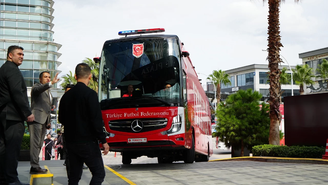 A Milli Takım Bursa'ya geldi: İtalya maçı için hazırlıklar başladı