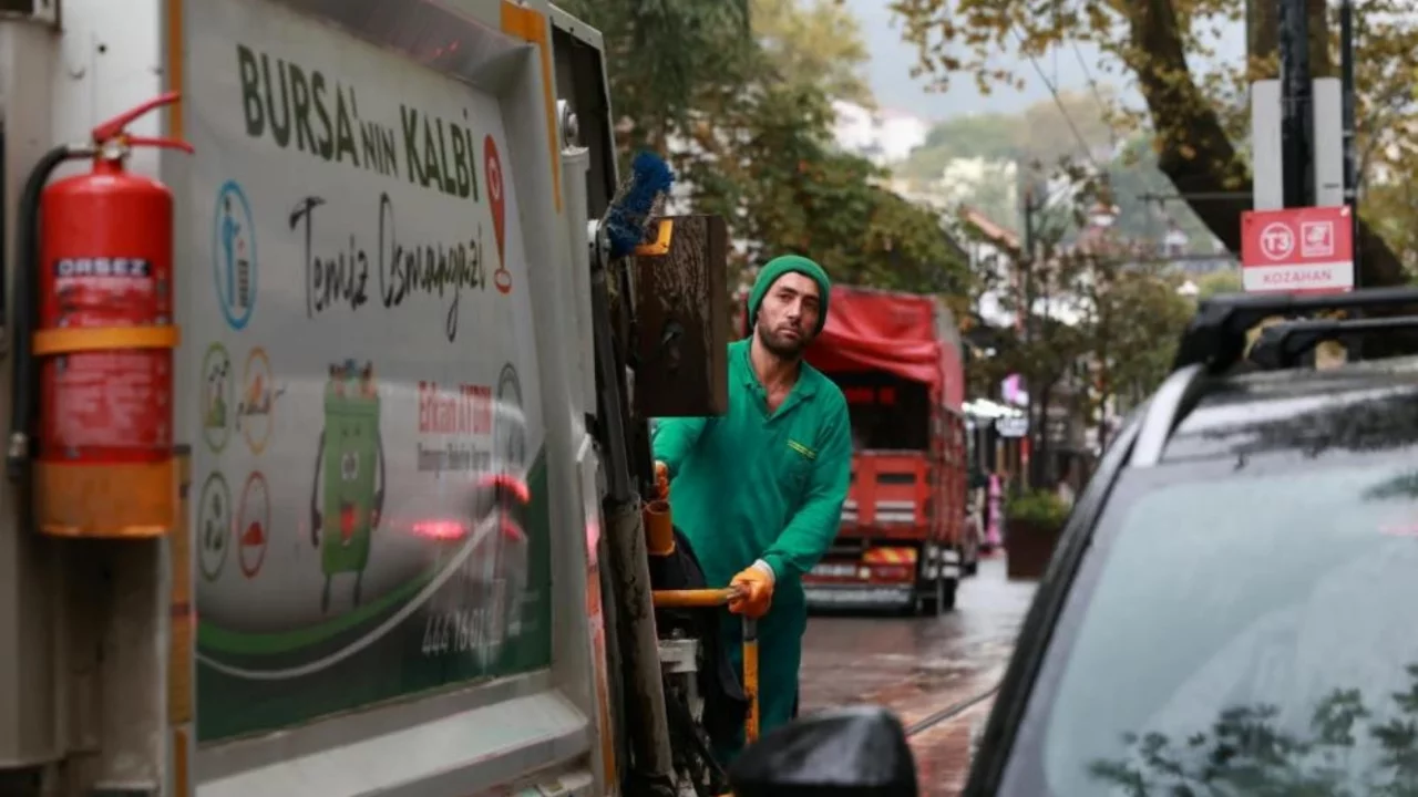 Osmangazi Belediyesi'nden 7/24 temizlik mesaisi
