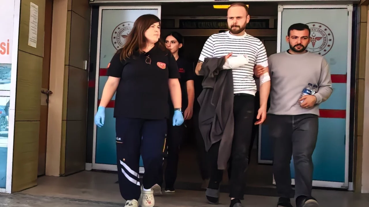 Bursa'da mobilya fabrikasında iş kazası: 3 parmağı ağır yaralandı