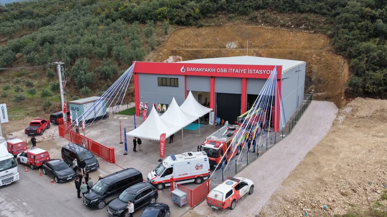Büyükşehir'in 32'nci itfaiye istasyonu Barakfakih OSB'de kuruldu