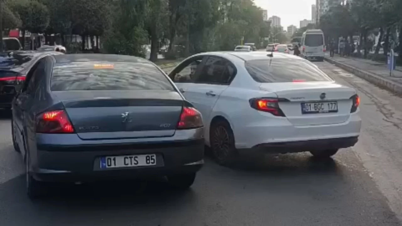 180 bin liralık cezayı bilen sürücüler araçtan inmedi: Camdan cama tartıştılar