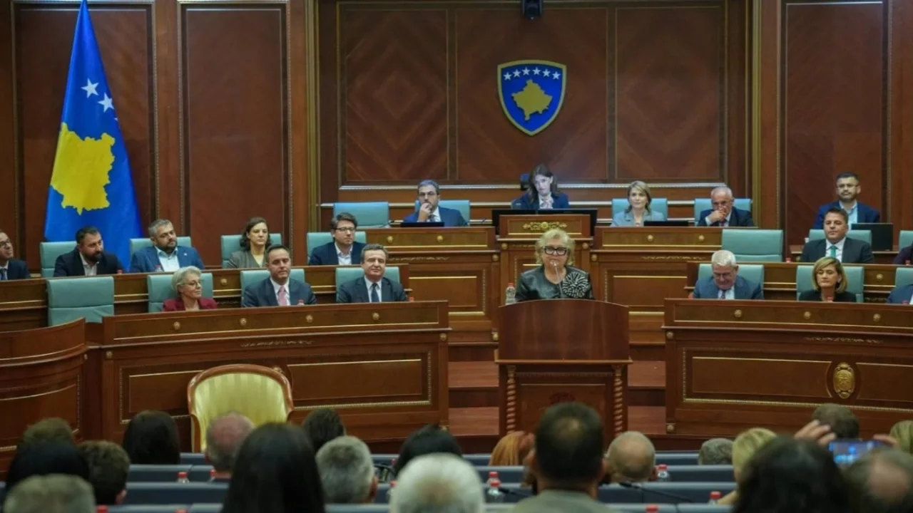Kosova'da cumhurbaşkanlığı krizi son anda çözüldü: Justina Shiroka Pula seçildi