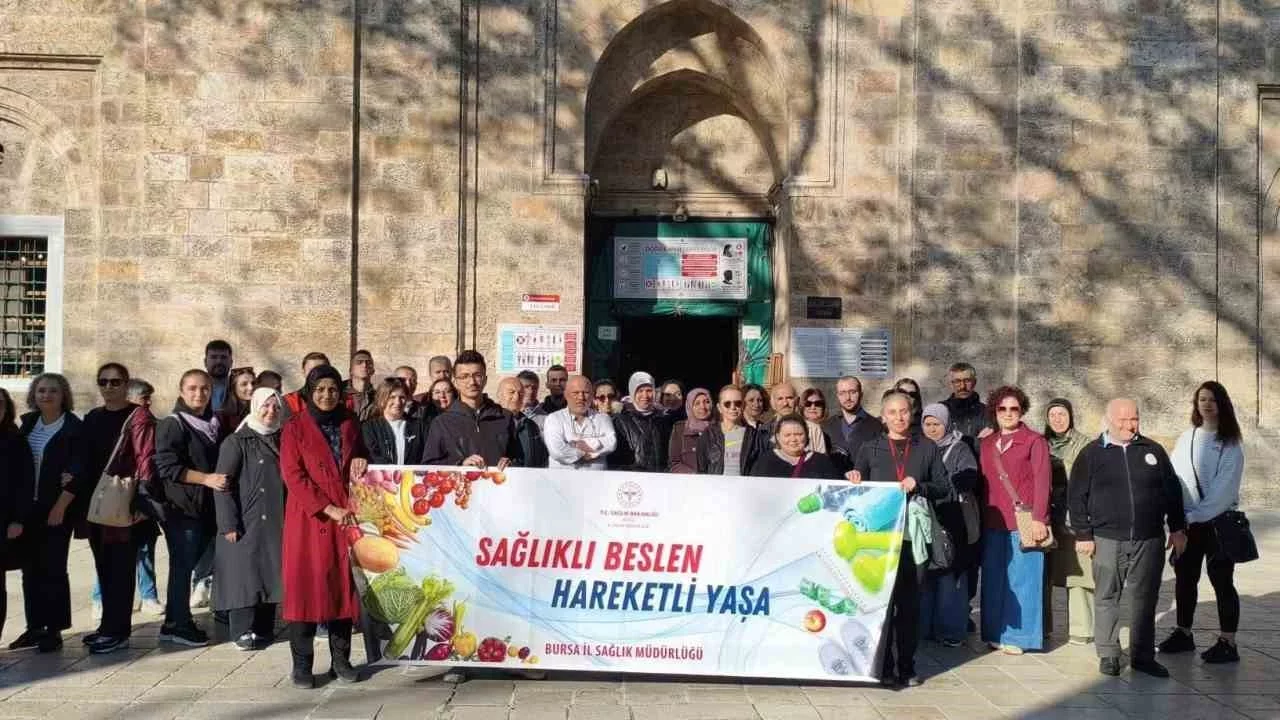 Bursa’da Dünya Yürüyüş Günü’nde sağlıklı yaşam yürüyüşü