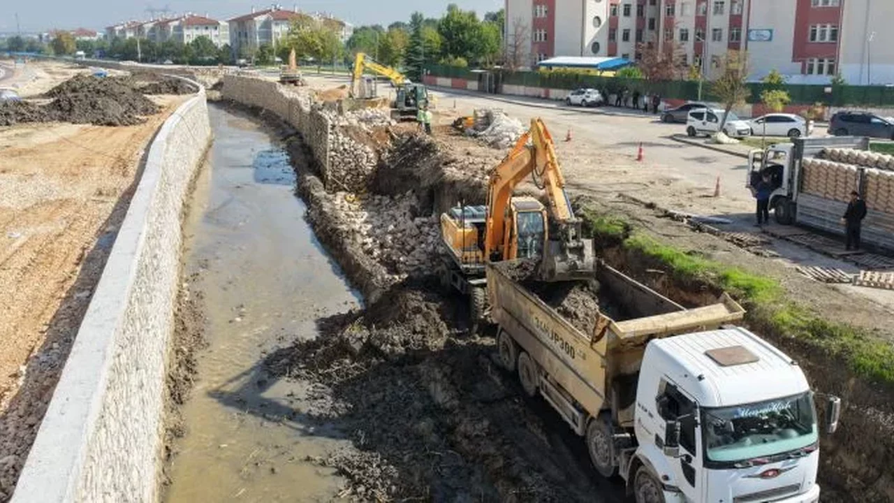 Bursa Nilüfer’de iki derede 1.350 metrelik ıslah çalışması