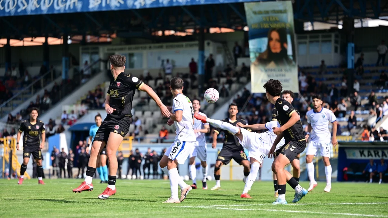 Bursa'da nefes kesen kupa maçı: Karacabey Belediyespor penaltılarla tur atladı