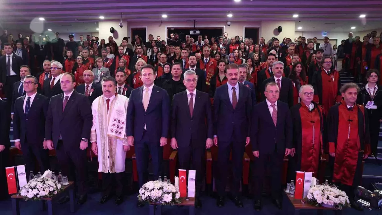 Sağlık Bakanı Memişoğlu: Sağlık teknolojisinde üretim çağrısı