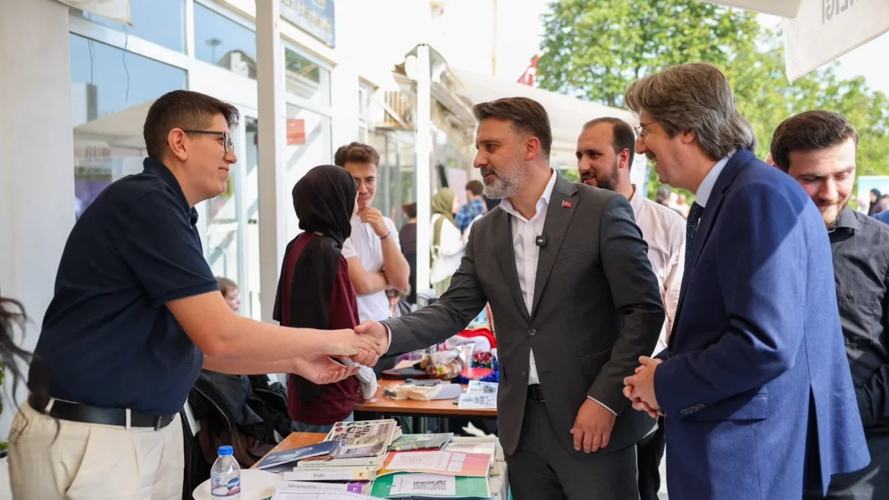 Bursa'da üniversitelilere 'Hoş geldin' şöleni