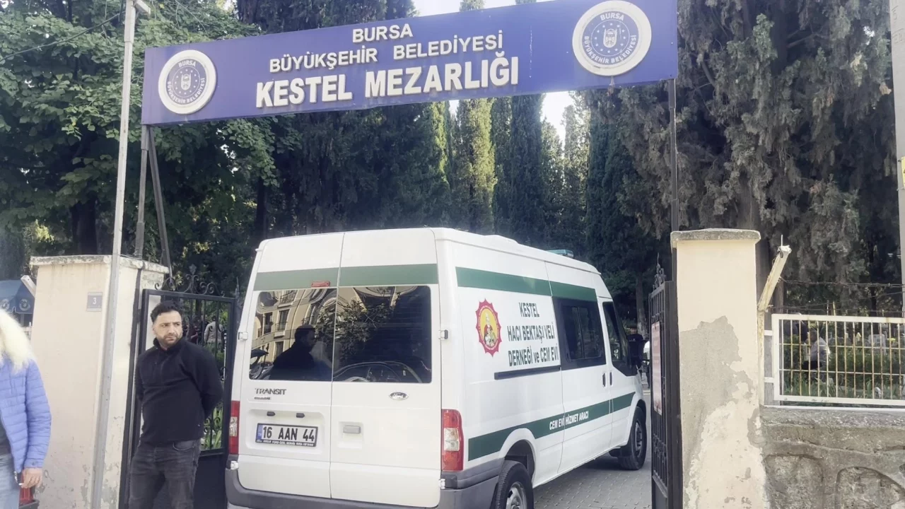 Bursa'da kanlı kavga: Arkadaşını silahla vurarak öldürdü