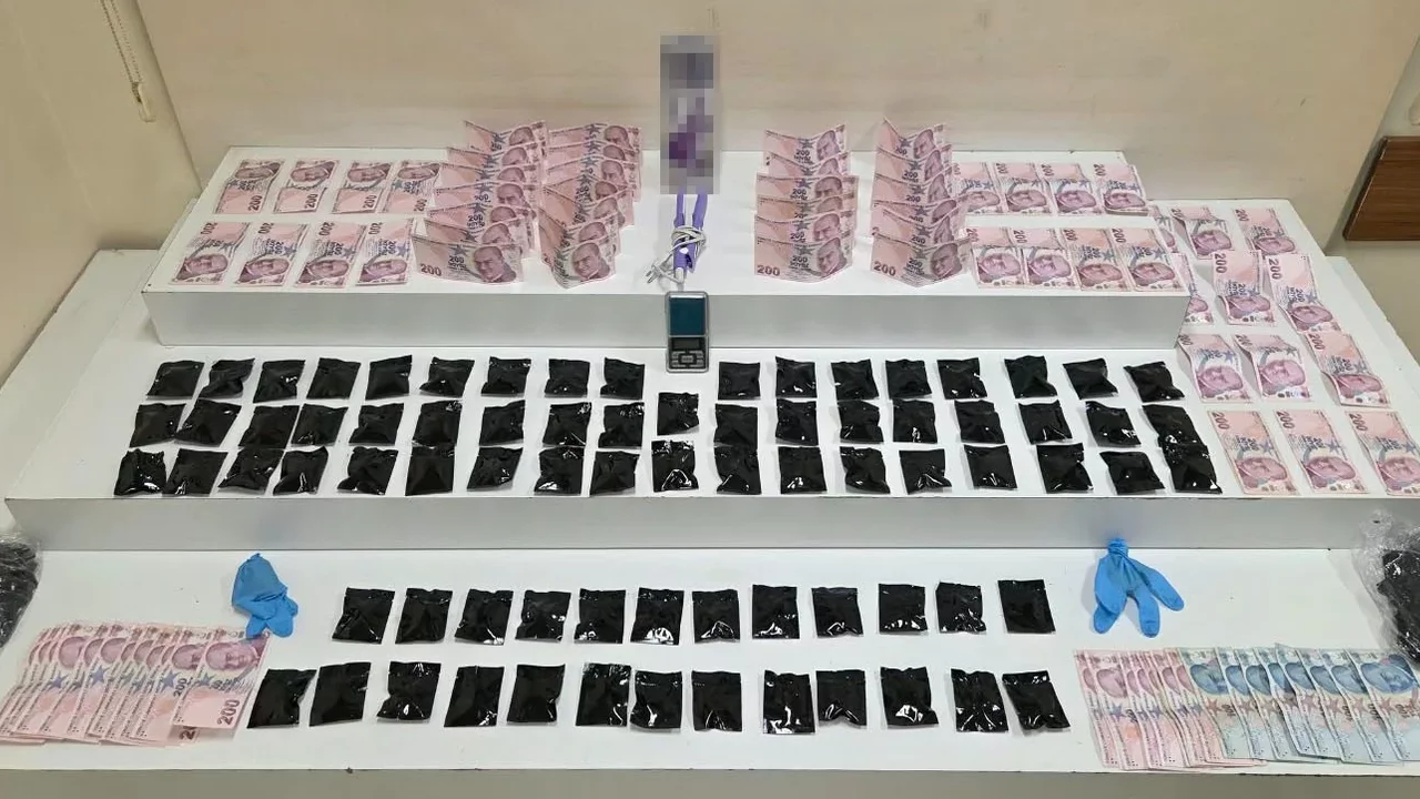 Sultanbeyli uyuşturucu operasyonunda 3 şüpheli tutuklandı