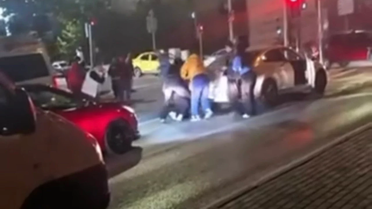 Bursa'da iki aile birbirine girdi: Polis müdahale etti
