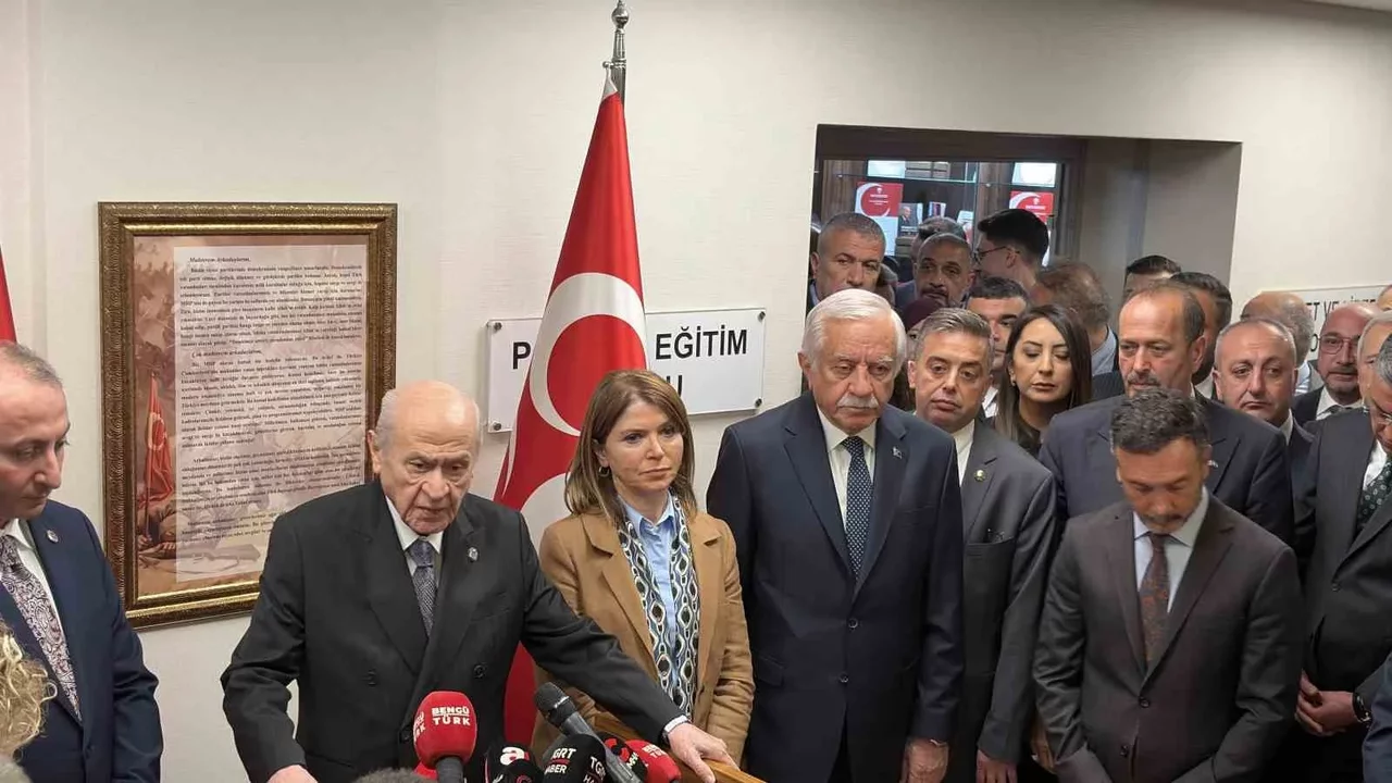 Bahçeli: İmralı’daki kişinin siyasallaşma koordinatörlüğü hakkıdır