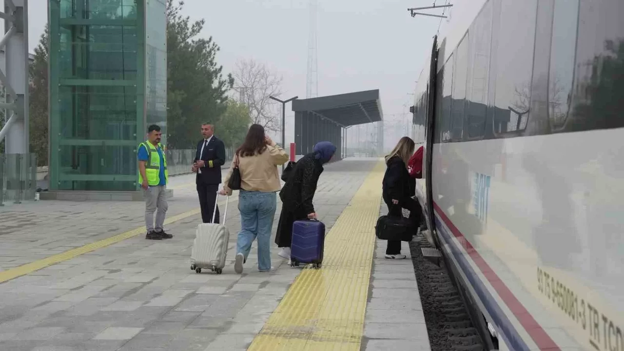 Çerkezköy-Edirne hızlı tren seferleri başladı: Süre 54 dakika