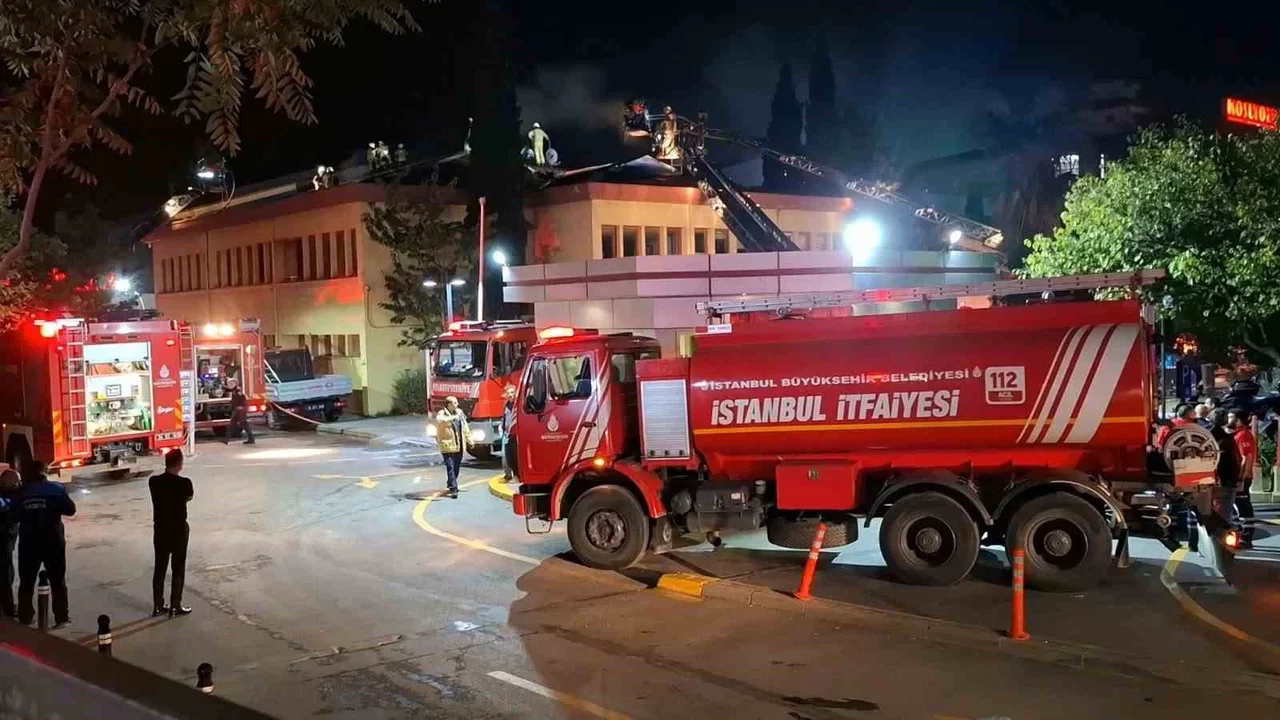 Kartal Koşuyolu Hastanesi'nde yangın: Yaklaşık 40 kişi tahliye edildi