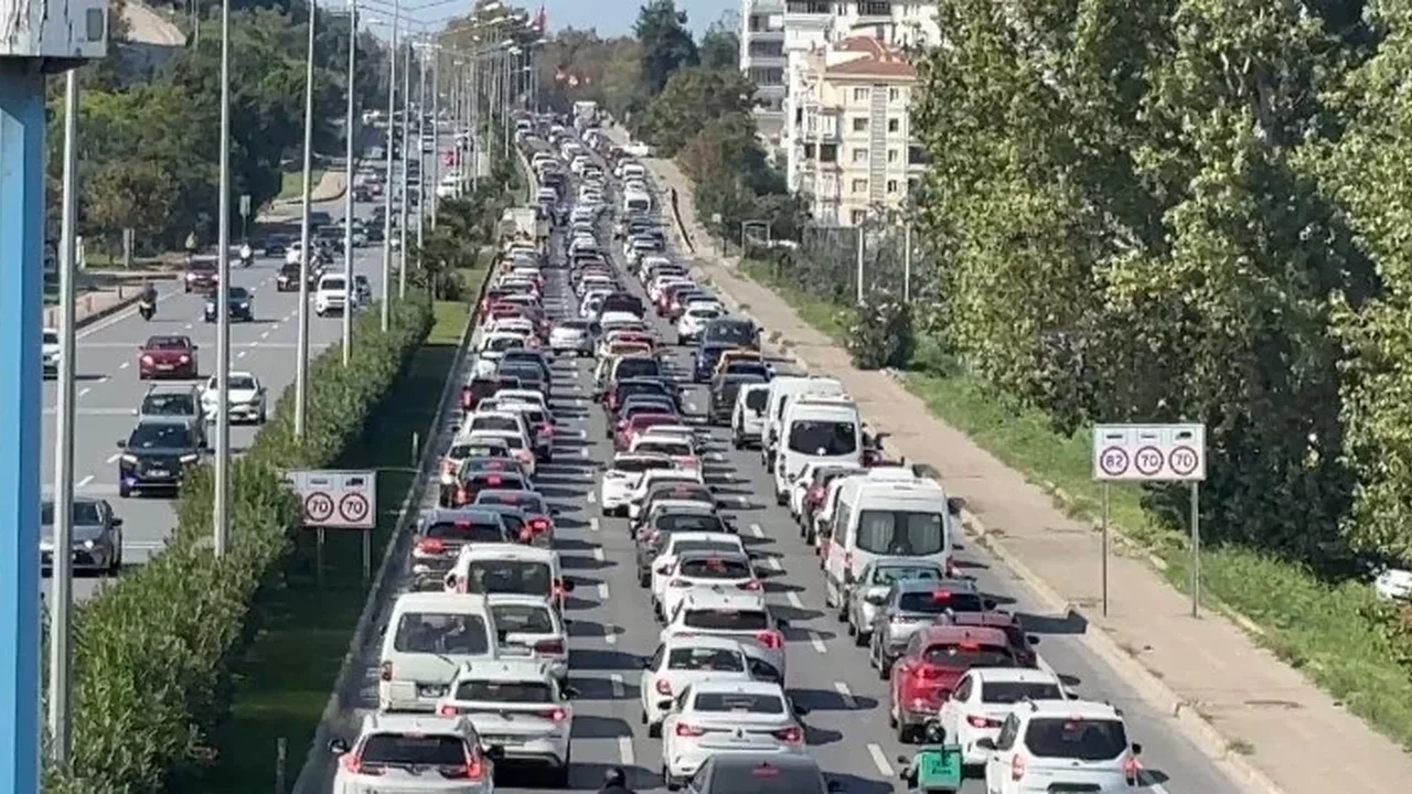 SOLOTÜRK Mudanya gösterisi Bursa'da yoğun ilgi gördü