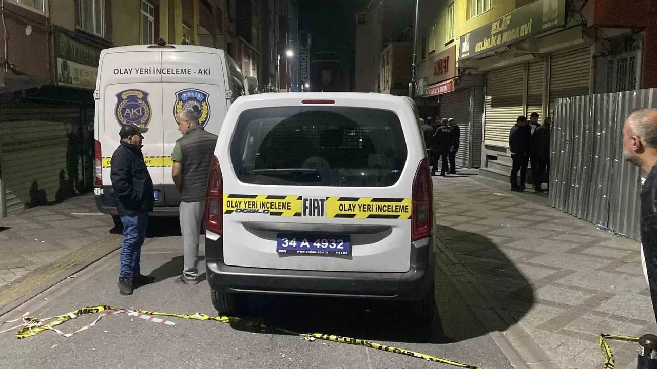Bağcılar’da silahlı saldırı: Sokakta yürüyen kişi hayatını kaybetti