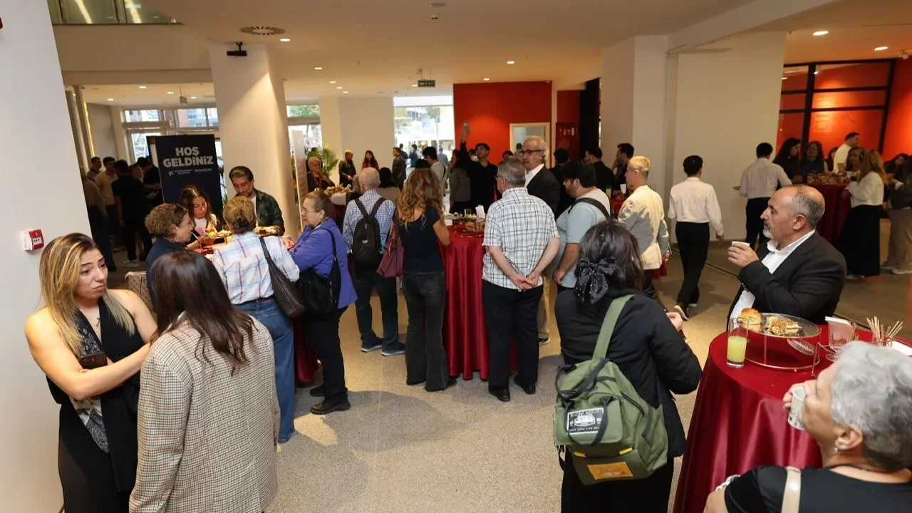 Küçükçekmece kültür sanat sezonu Yaşar Kemal sergisiyle açıldı