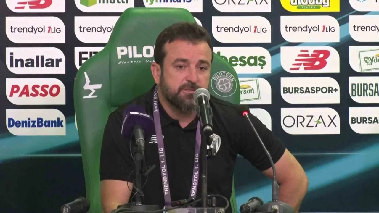 Bursaspor'da Fatih Şen'den taraftara sahada özür sözü