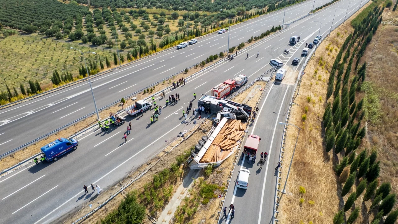 11 kişinin öldüğü otobüs kazasında cenaze programı belli oldu: 10 kişi Bursa'da defnedilecek