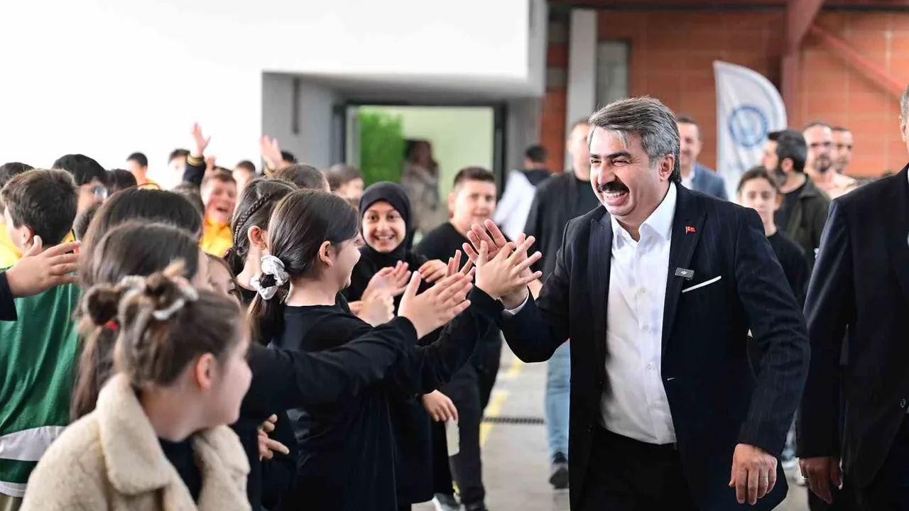 Yıldırım Belediye Başkanı Oktay Yılmaz’dan eğitime destek