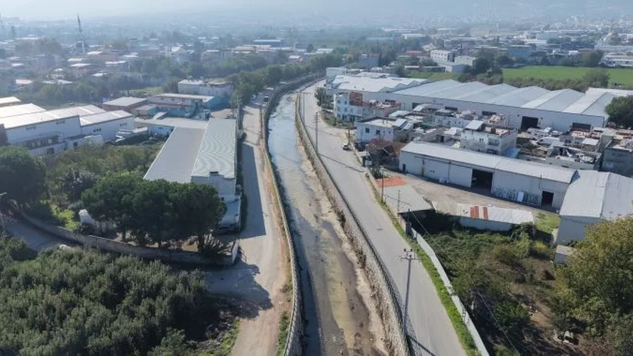 Bursa'da dört ilçede dere temizliği sürüyor: 6 bin metreyi aştı
