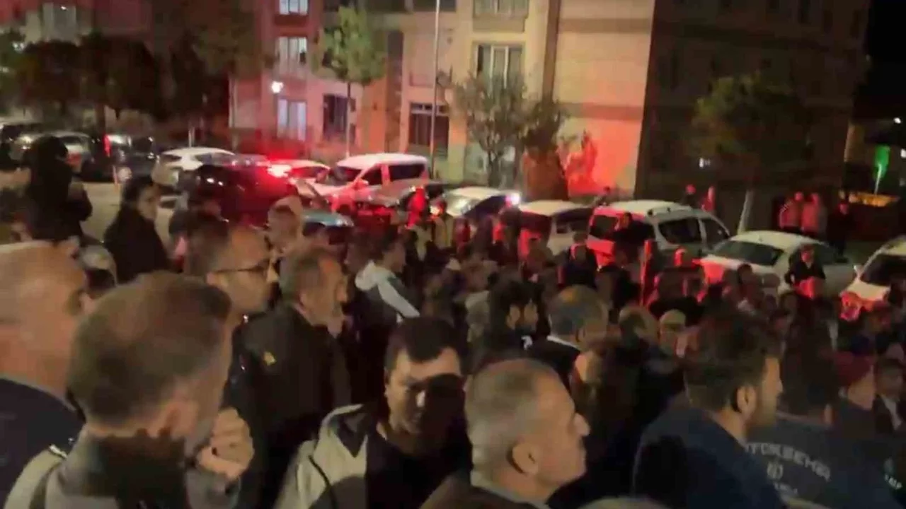 Bursa Gürsu'da site sakinleri 3 bin TL ek ödemeye tepki gösterdi