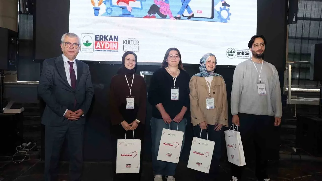 Osmangazi Belediyesi hackathonunda birincilik Kent Elçileri'nin