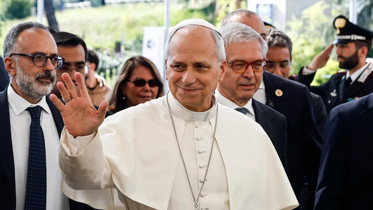 Papa XIV. Leo'ya akciğer kanseri teşhisi! Ameliyatla akciğerinin bir bölümü alındı