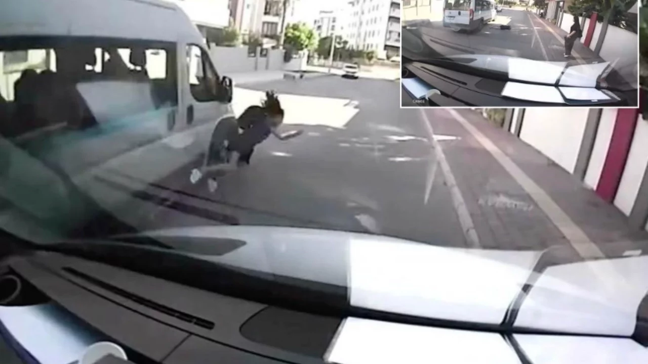 Servisten indi, başka bir servisin altında kalmaktan son anda kurtuldu! "Tüm kusur kızıma yıkıldı!"
