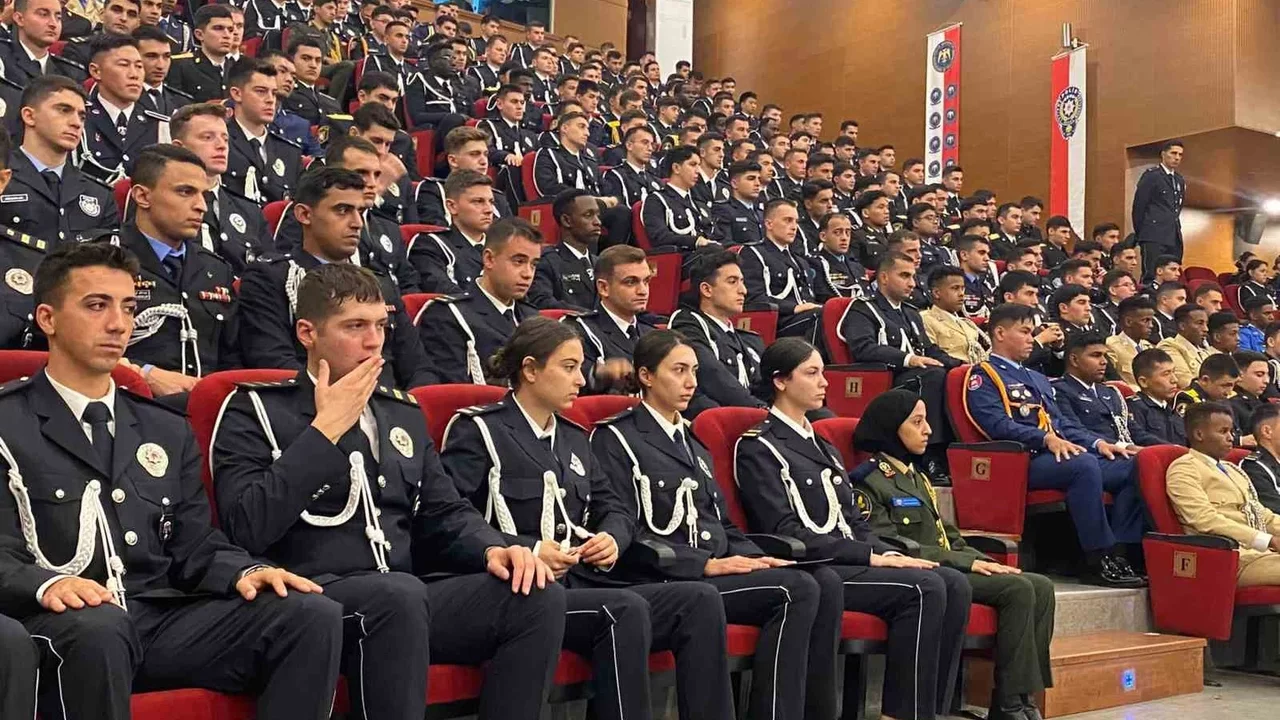 Polis Akademisi'nde 17 bin 392 öğrenci, yeni merkez açıldı