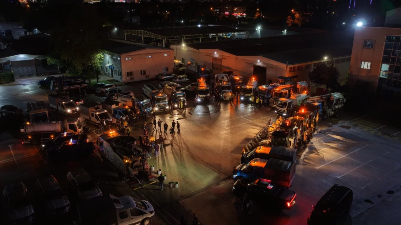 Bursa'da yağış ve fırtına alarmı: 1.126 personel, 439 araç