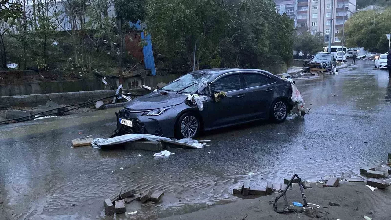 Ayazağa sel felaketi: Sarıyer’de hasar gün ağarınca ortaya çıktı