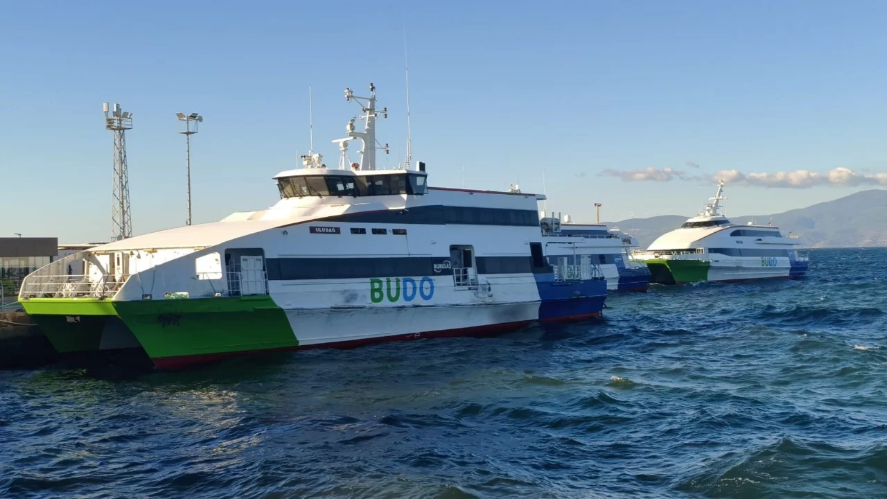 Bursa'da deniz ulaşımına hava engeli! BUDO'nun 12 seferi iptal edildi