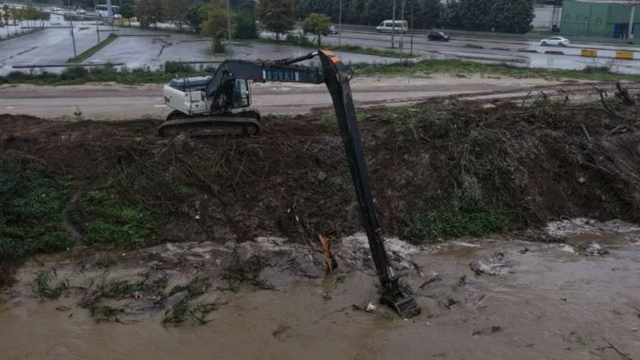 Bursa'da yağış mesaisi: Ekipler 645 olaya müdahale etti