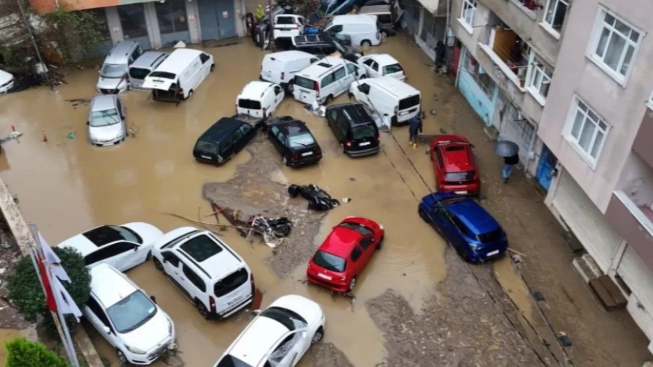 Sel felaketinde can kaybı 4'e yükseldi! Kayıp adamın cansız bedeni bulundu