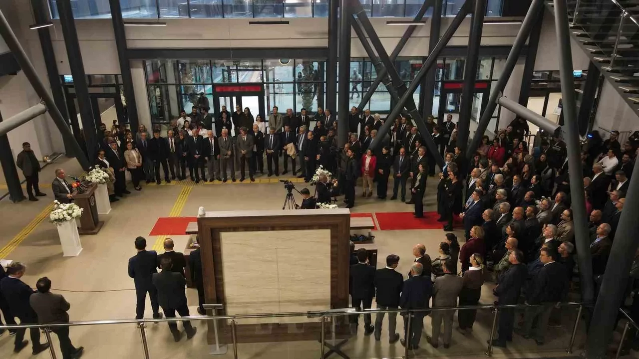 Bursa Uludağ Üniversitesi’nde yeni derslik binası ve galeri açıldı
