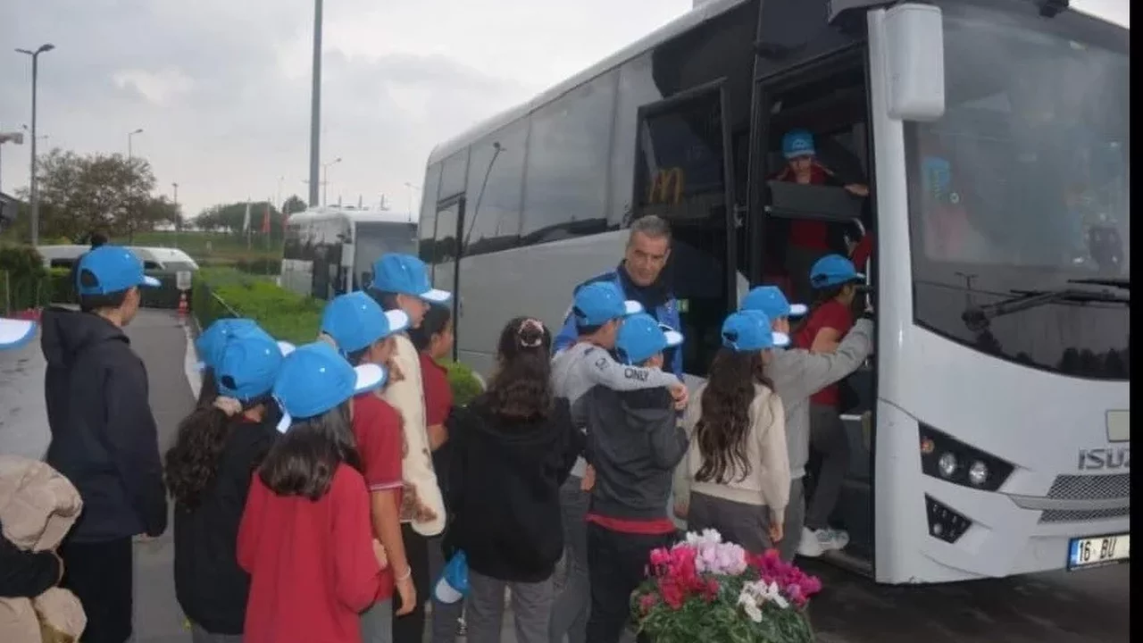 Bursa’da 48 öğrenci, polis projesiyle sinema etkinliğine katıldı
