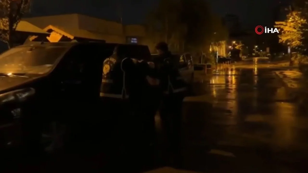 FETÖ operasyonunda 19 gözaltı! Aralarında aktif kamu görevlisi de var