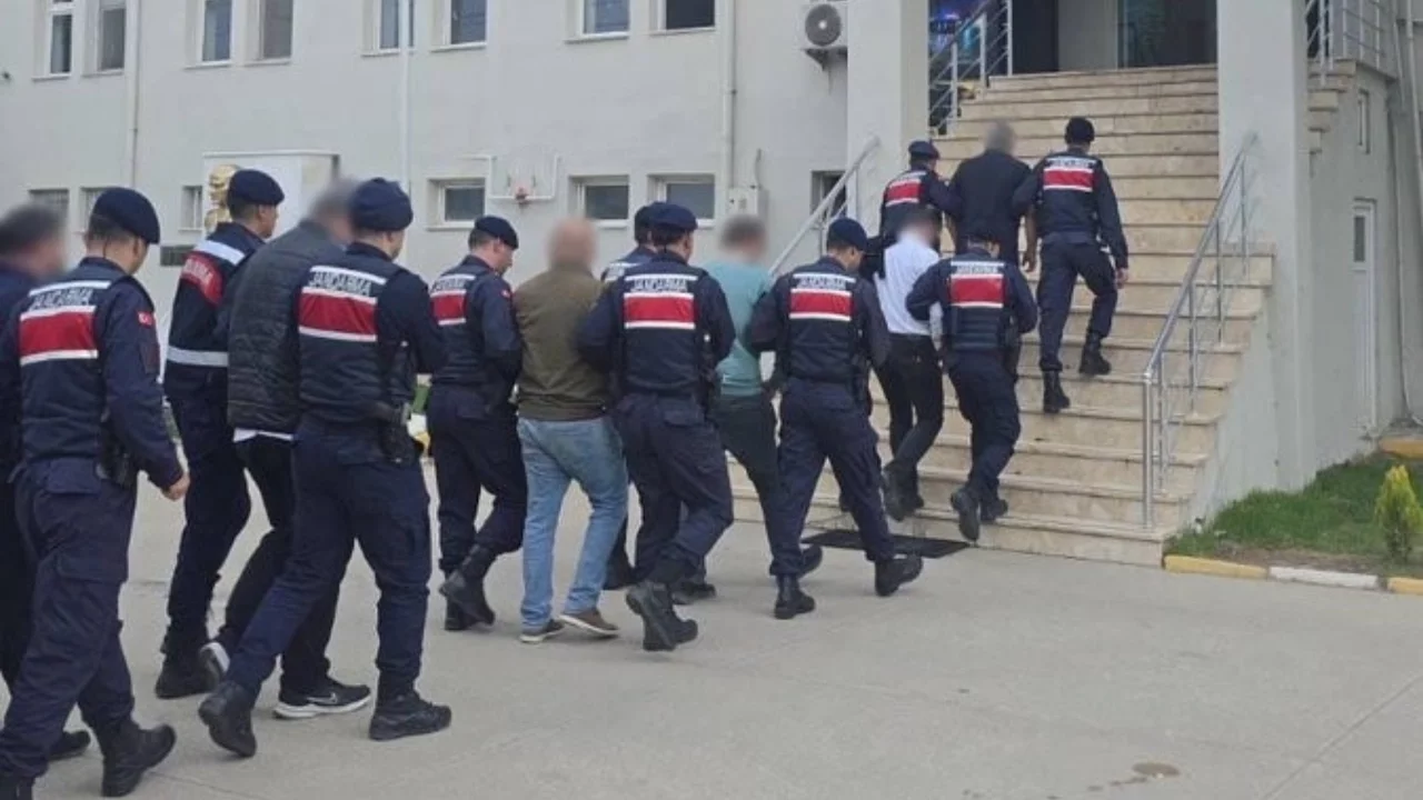 Bursa'da trafik denetimlerini WhatsApp grubundan duyurdular! 8 kişi yakalandı