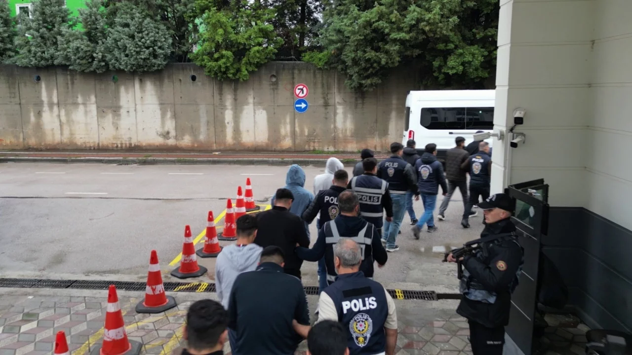 6,2 milyar liralık para trafiği ortaya çıkarıldı! 16 ilde dev operasyon