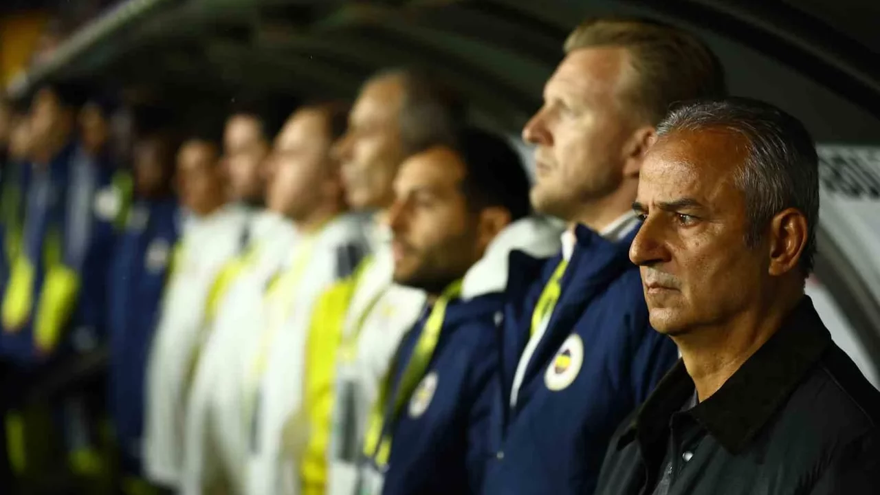 Fenerbahçe-Alanyaspor maçında İsmail Kartal’dan 3 değişiklik