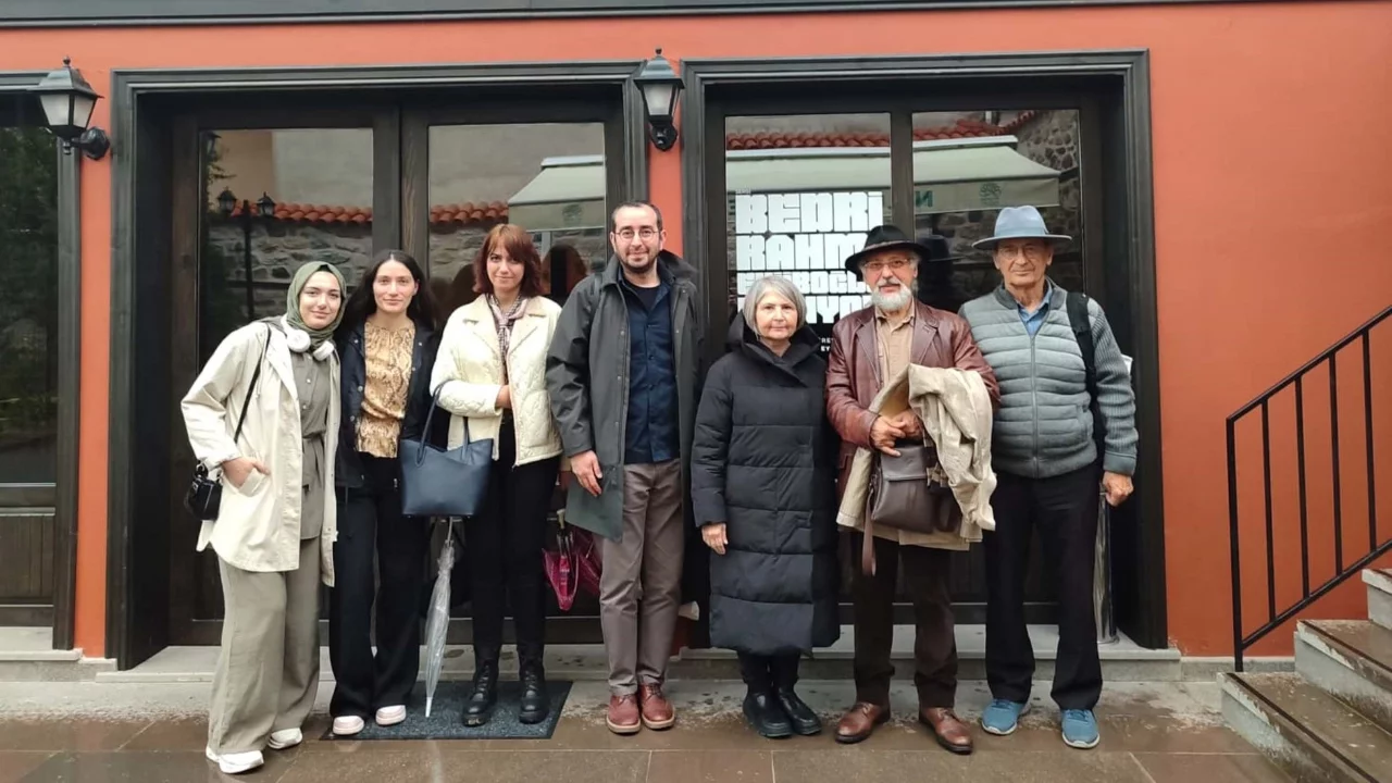 "Bedri Rahmi Eyüboğlu Yaşıyor" sergisi söyleşiyle tamamlandı