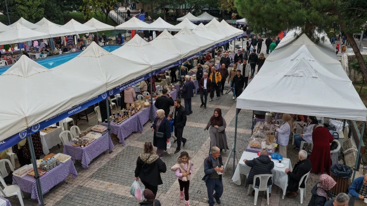 'Meydan Kadınların' Dayanışma Pazarı 21'inci kez kuruldu
