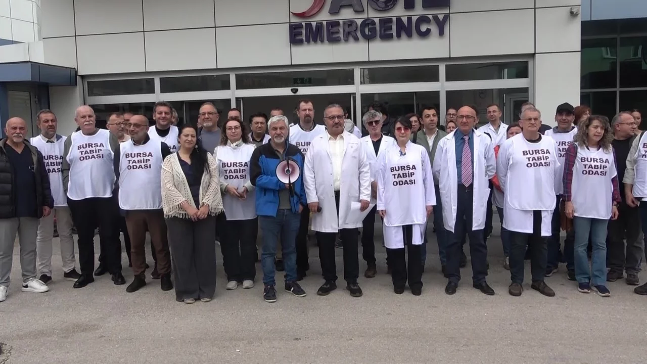Bursa'da özel hastanede maaş krizi büyüyor! Hekimler ve sağlık çalışanları isyan etti