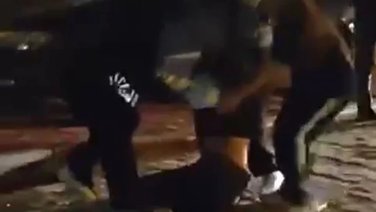 Gürültü tartışması: Eşi için bıçakla sokağa indi
