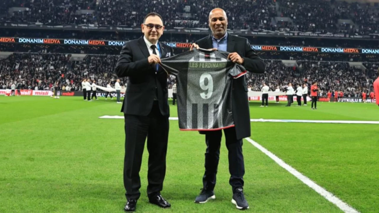 Beşiktaş efsanesi Les Ferdinand'dan taraftara övgü! "En büyük Beşiktaş, başka büyük yok"