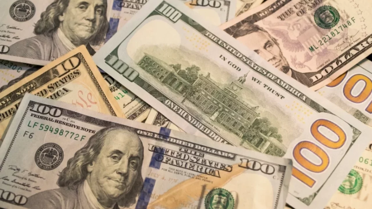 Faiz kararı öncesi dövizde son durum: Dolar 49,60 TL'nin üzerinde